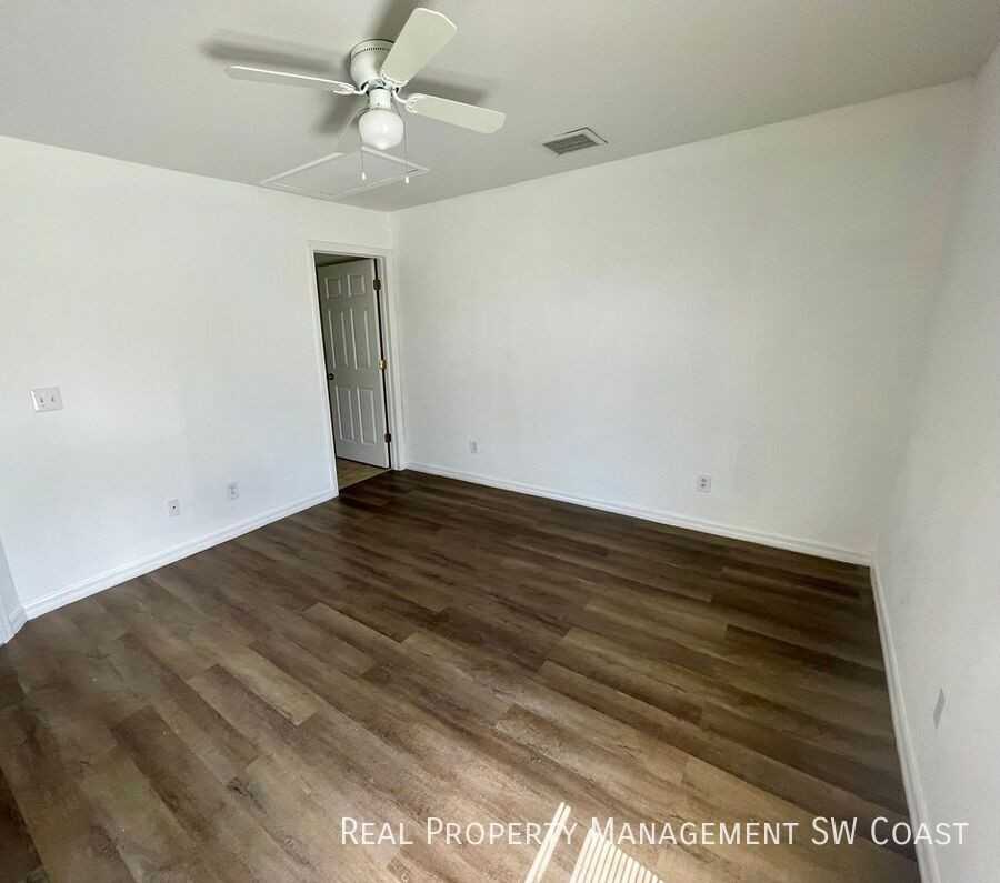 1135 Harry Ave S - Photo 2 of 15