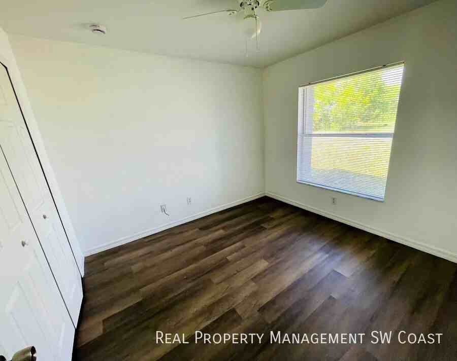 1135 Harry Ave S - Photo 3 of 15