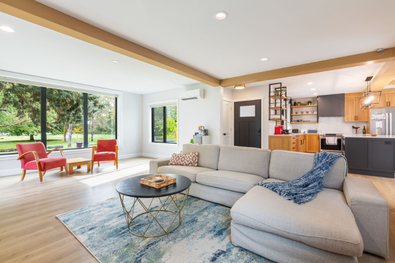 9047 51st Ave Ne - Photo 3 of 19