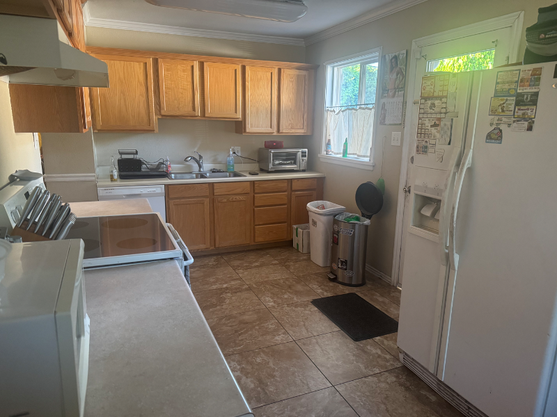 1132 N Nocturne Dr - Photo 2 of 16