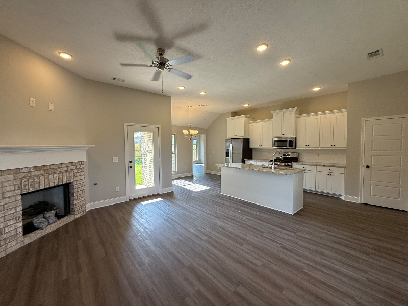 122 Madisonville Dr - Photo 2 of 16