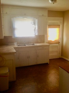 2108 W Lotus Ave - Photo 3 of 11
