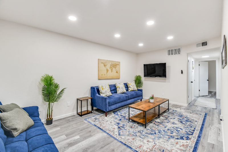 1104 F St #6 - Photo 2 of 14