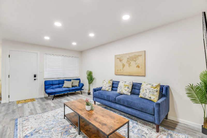 1104 F St #6 - Photo 4 of 14