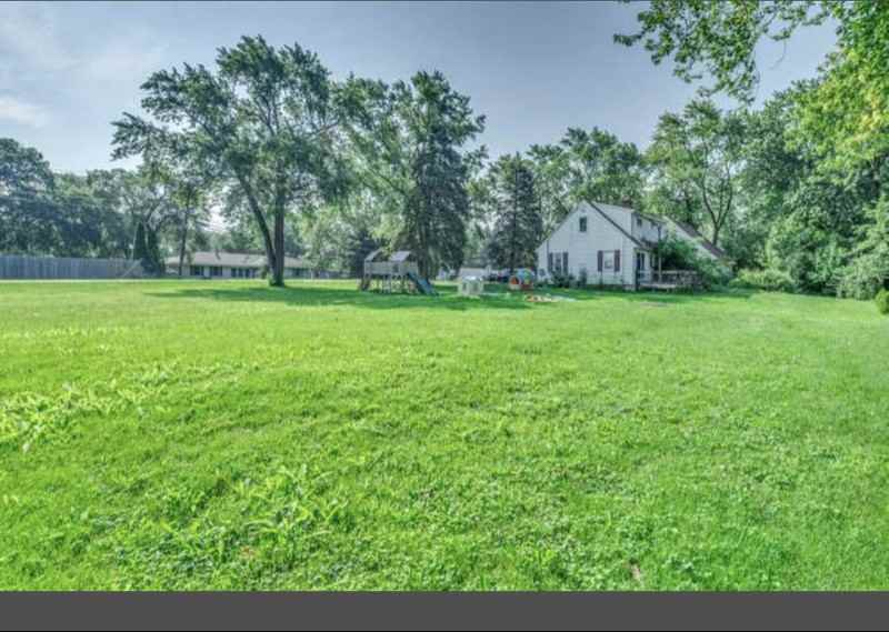 5N540 Central Rd - Photo 3 of 5