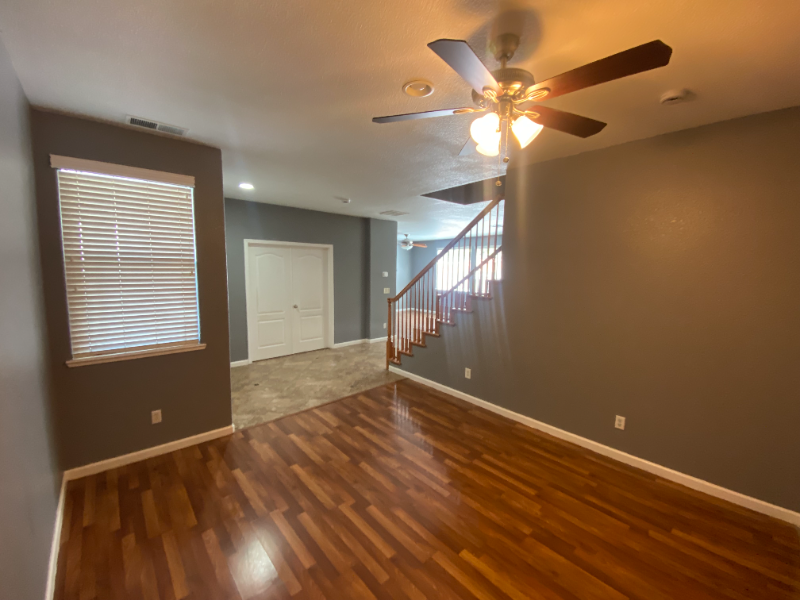 1233 Tori Ln - Photo 2 of 7