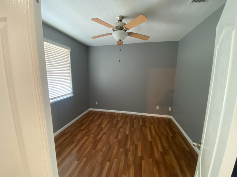 1233 Tori Ln - Photo 3 of 7