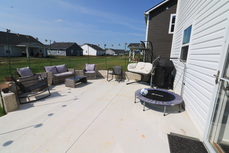 1748 Plum Brook Dr - Photo 2 of 15