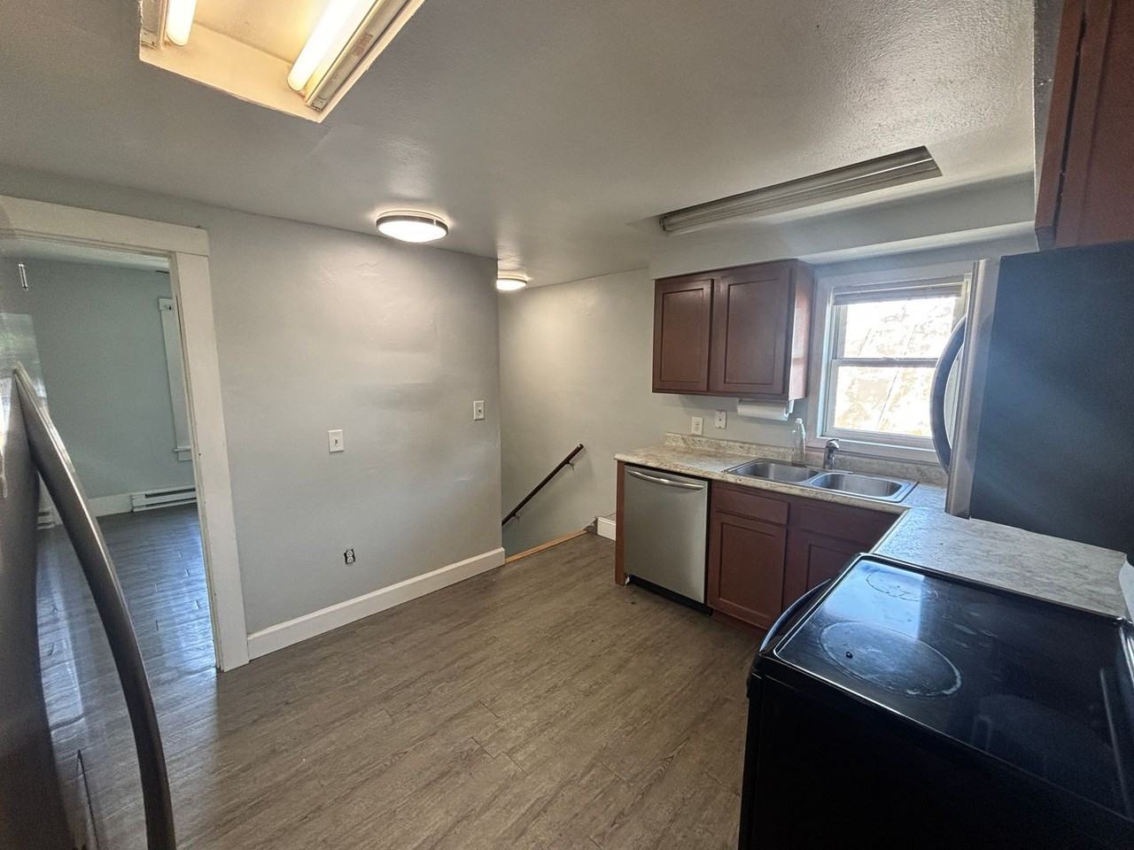 921 6th St S - Photo 3 of 11
