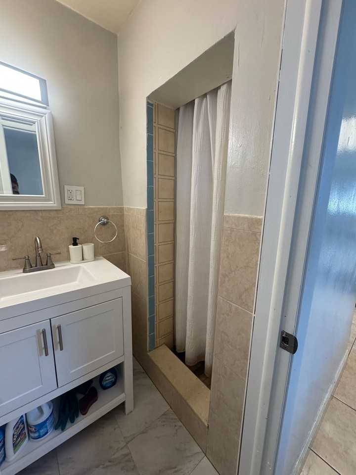 631 Sw 71st Ct #2 - Photo 2 of 8