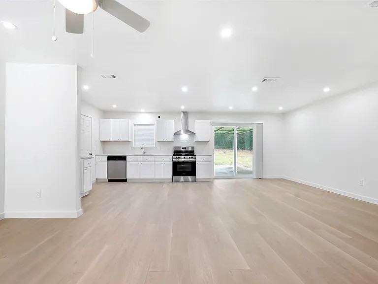 1110 3rd St #NA - Photo 2 of 16