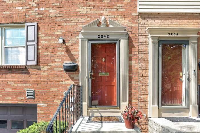 2842 Kingsrowe Ct #2842 - Photo 2 of 20