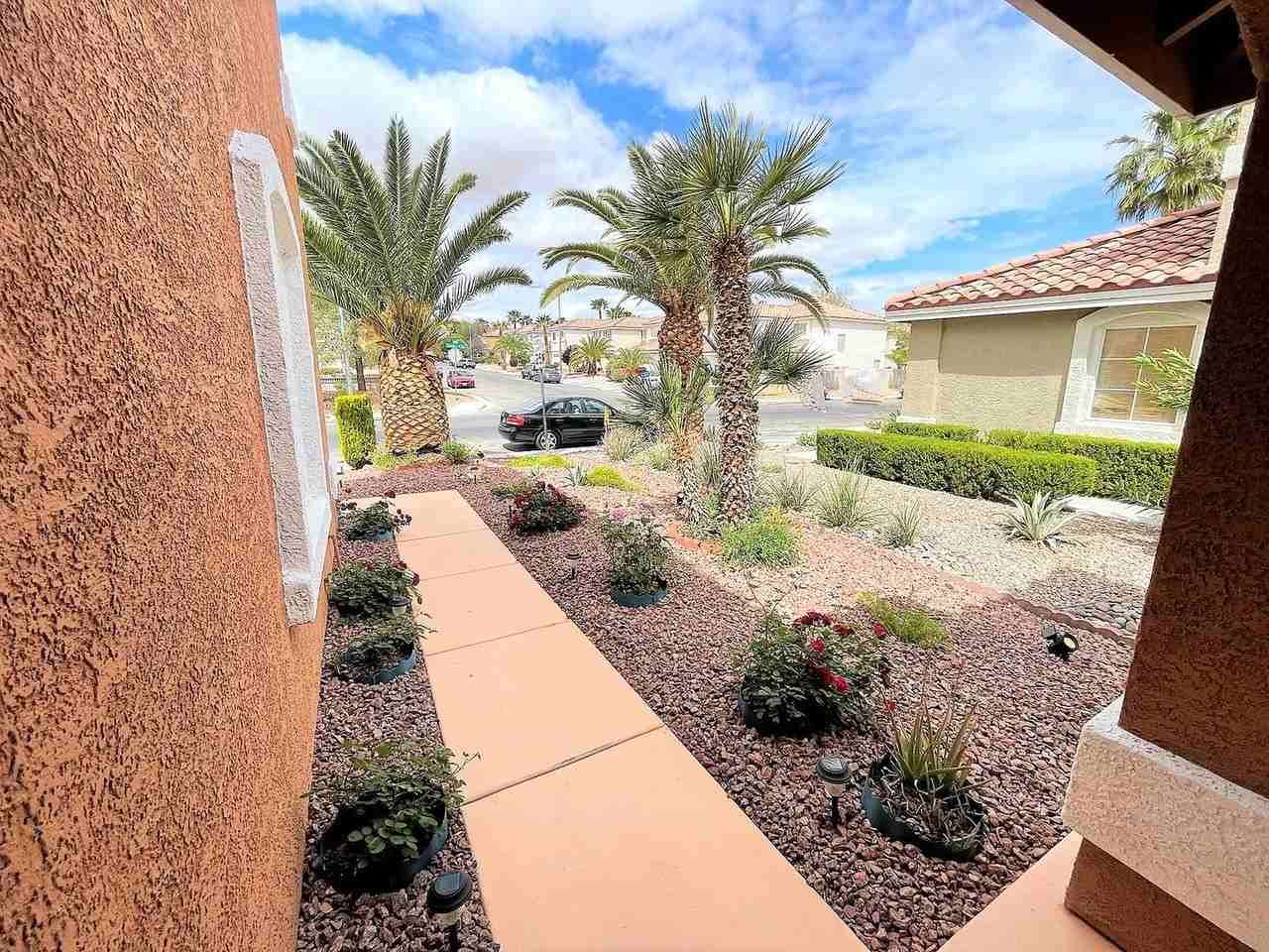 5290 Guardian Peak St - Photo 5 of 41