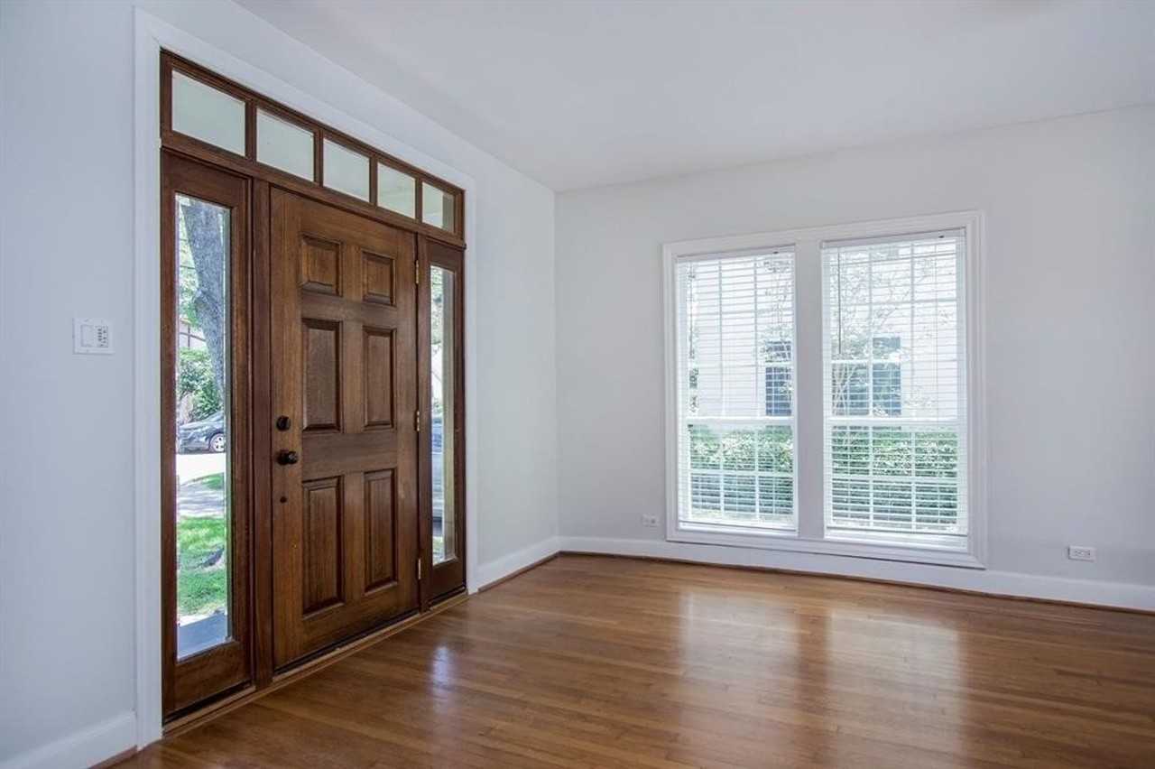 3913 University Blvd - Photo 3 of 30
