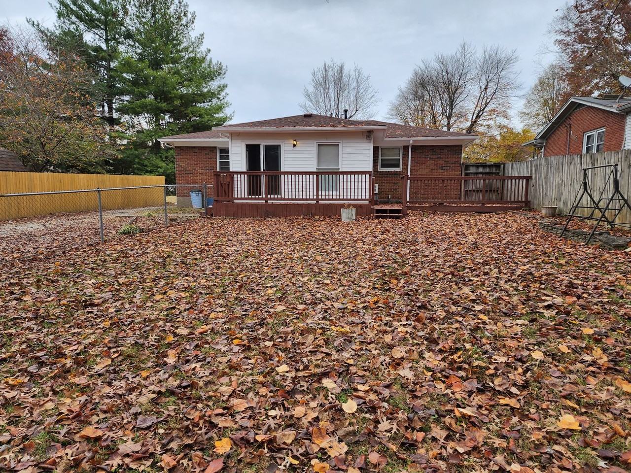 8404 Robin Hill Dr - Photo 3 of 28