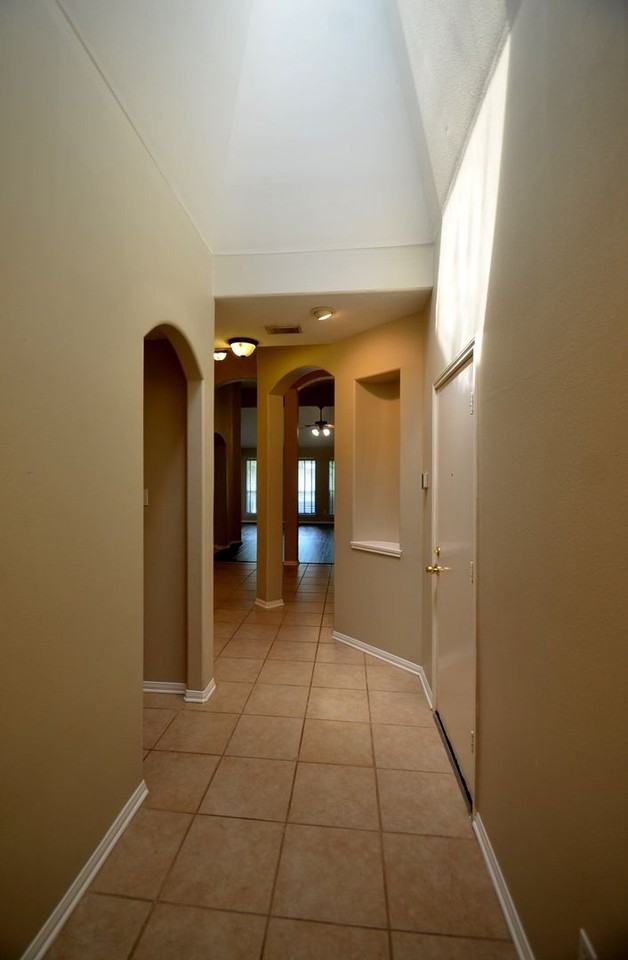 18 Steep Trail Pl - Photo 3 of 31