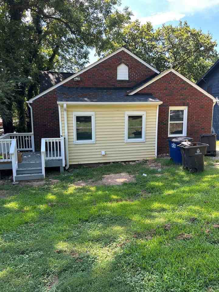 2505 N Patterson Ave - Photo 3 of 12
