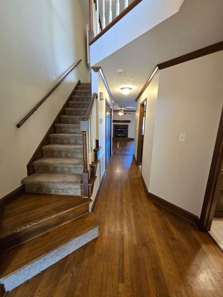 474 Lands End Rd - Photo 3 of 16