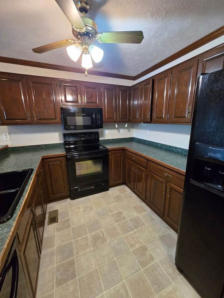 474 Lands End Rd - Photo 5 of 16