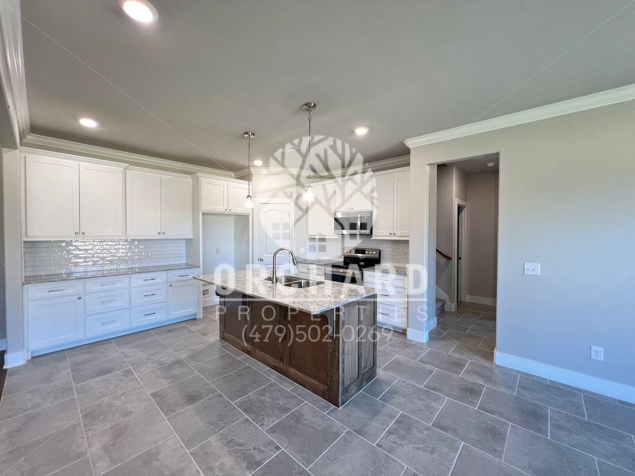 1052 Morra Ave - Photo 6 of 25