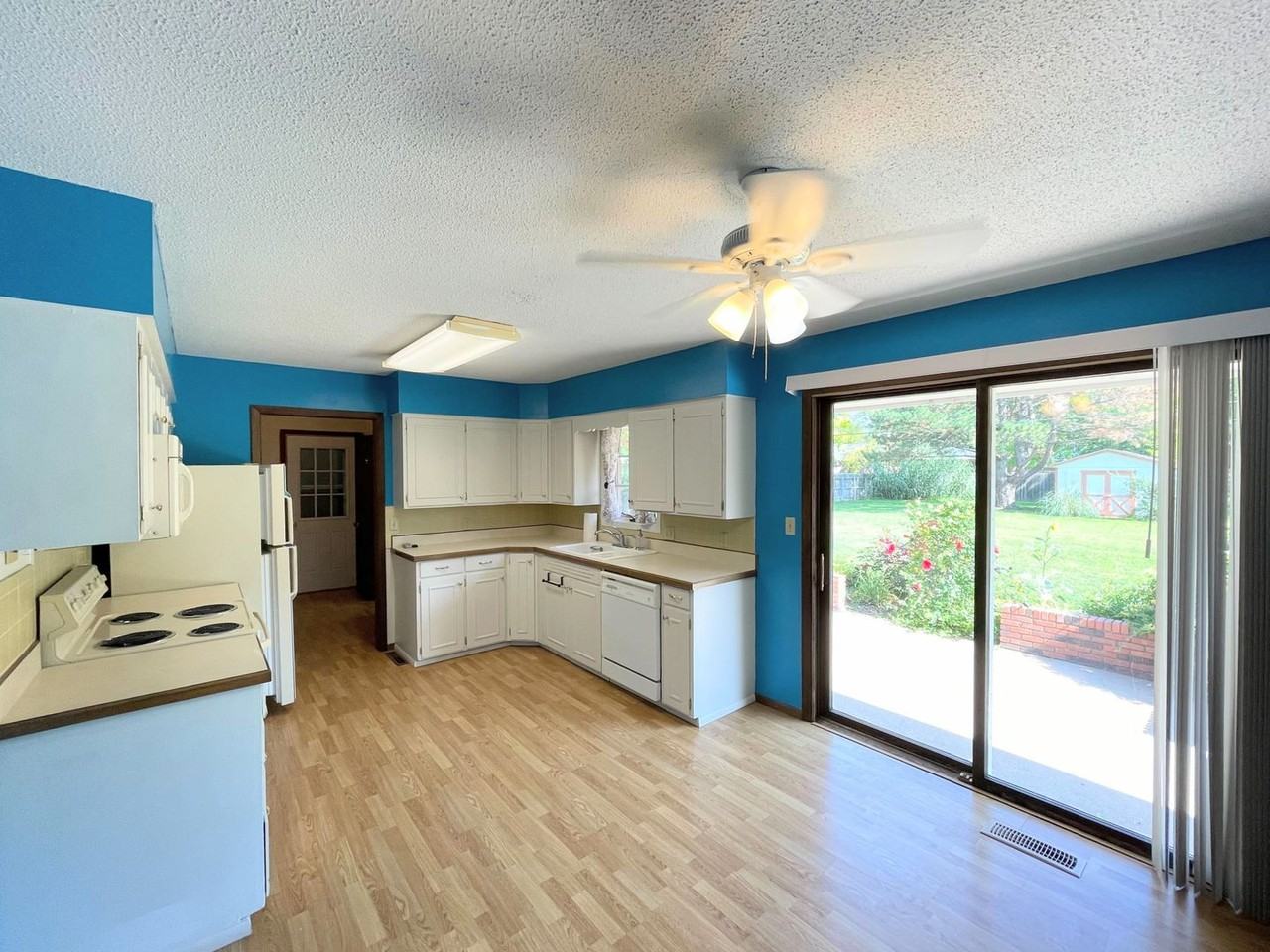 1404 W 24th Ave - Photo 6 of 32