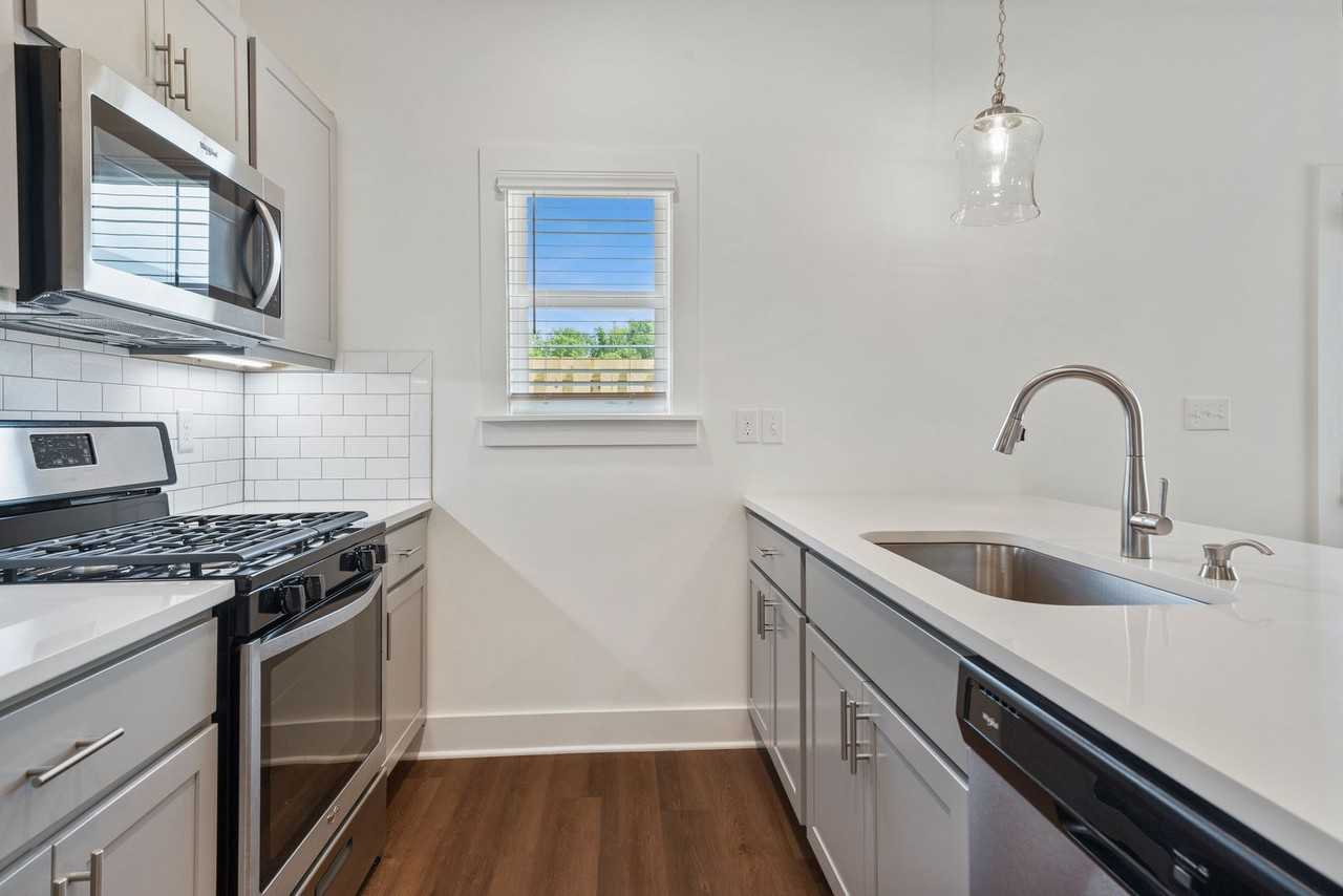 4018 Red Rock Pl - Photo 3 of 28