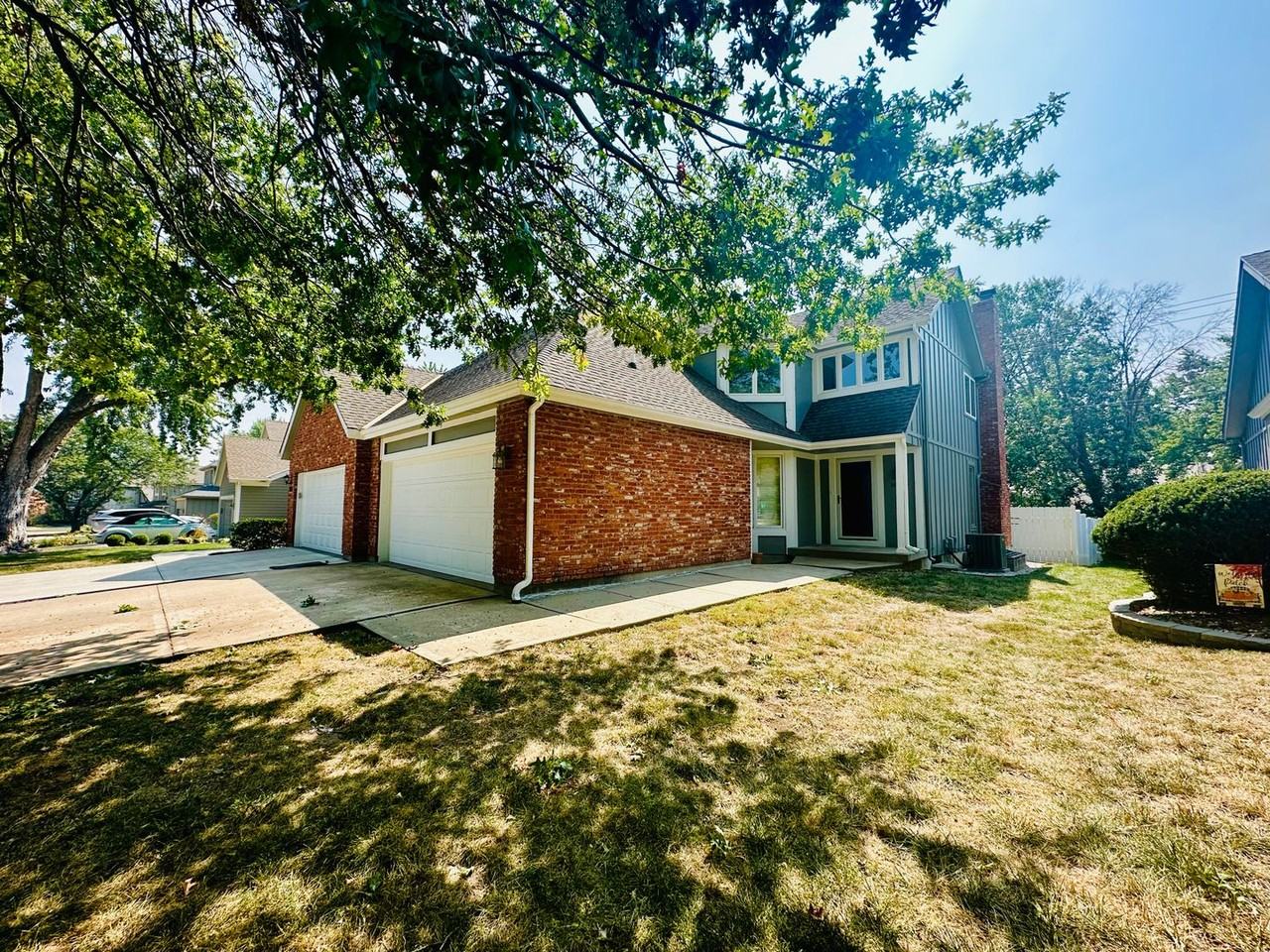 10709 W 115th Ter - Photo 2 of 41