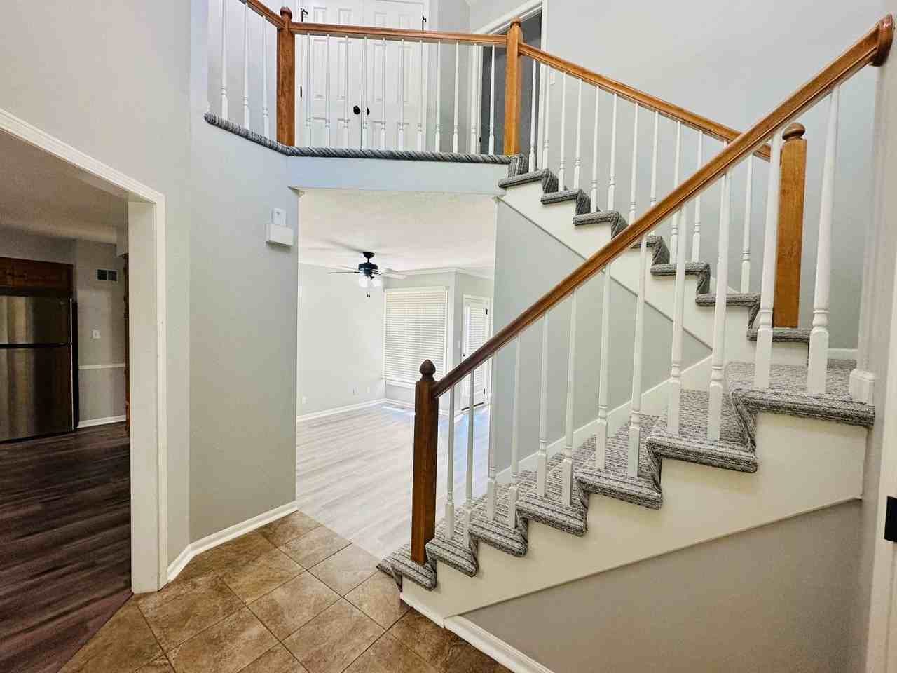 10709 W 115th Ter - Photo 3 of 41