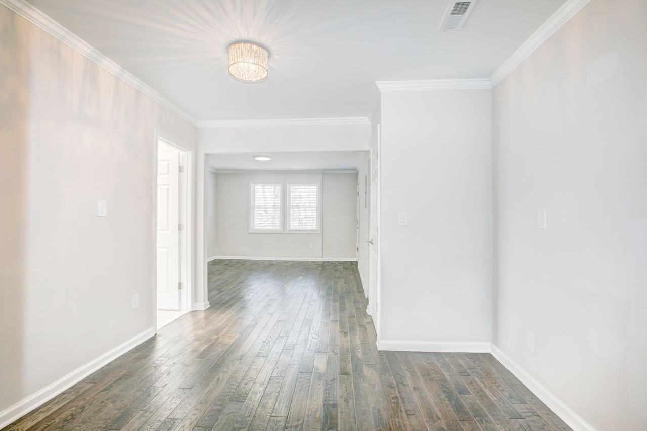 257 Newcomb St SE - Dilan Inv - Photo 7 of 33