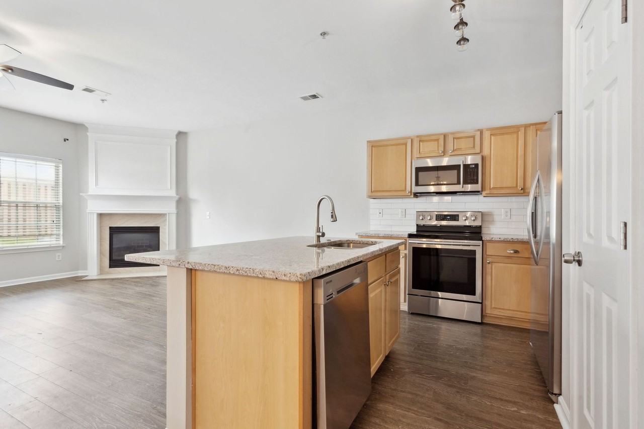372 Azalea Cir - Photo 3 of 39