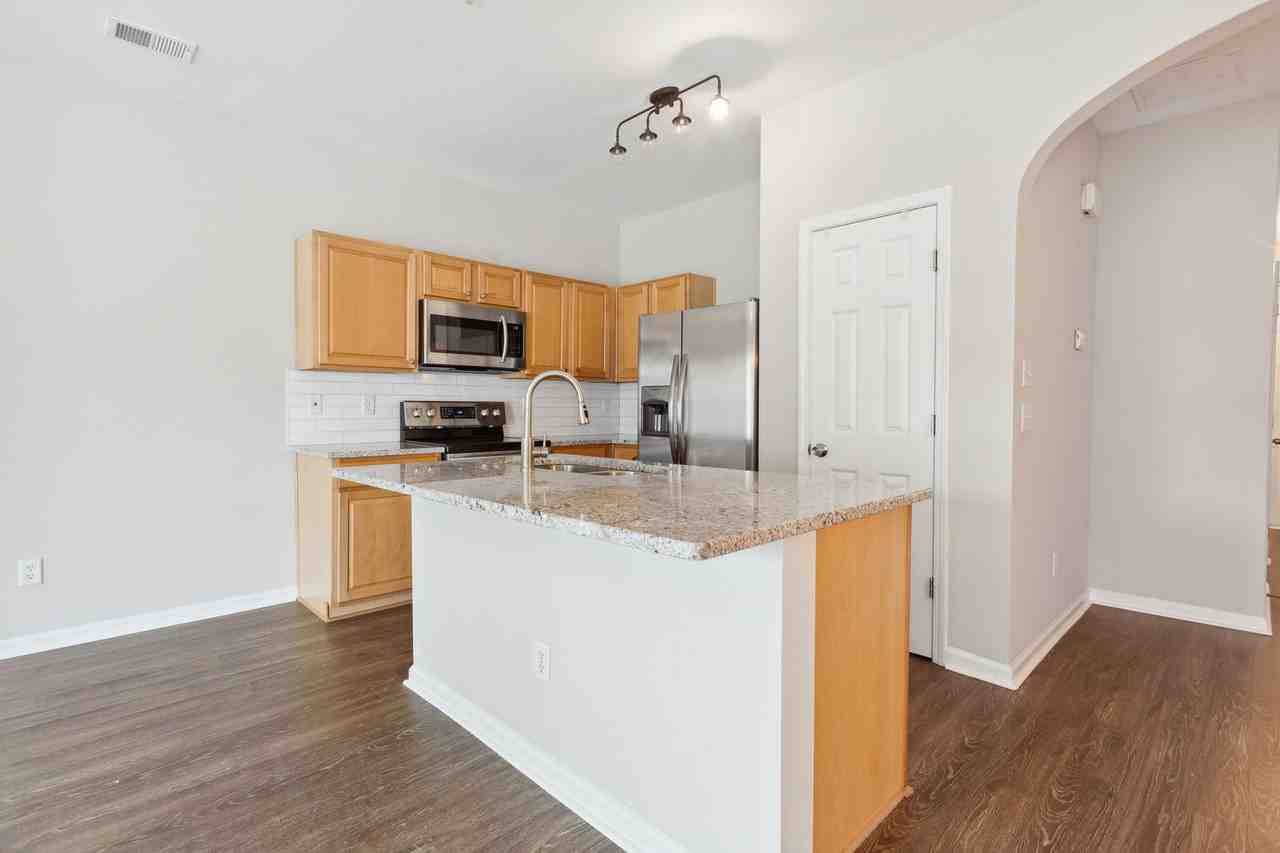 372 Azalea Cir - Photo 4 of 39