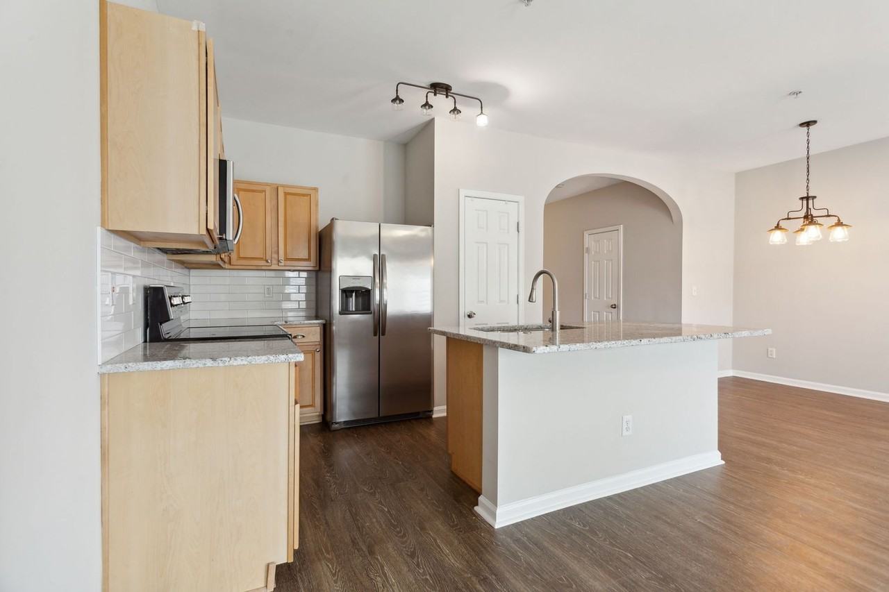 372 Azalea Cir - Photo 5 of 39