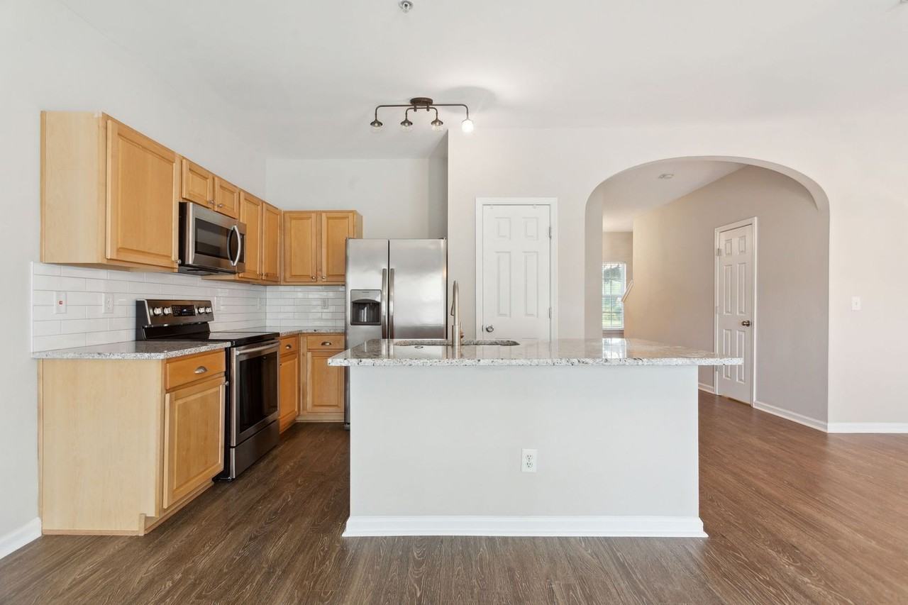 372 Azalea Cir - Photo 6 of 39