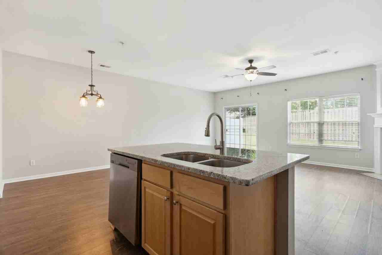 372 Azalea Cir - Photo 7 of 39