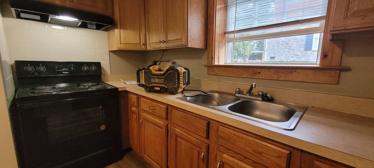 169 Spencer Ave - Photo 3 of 7