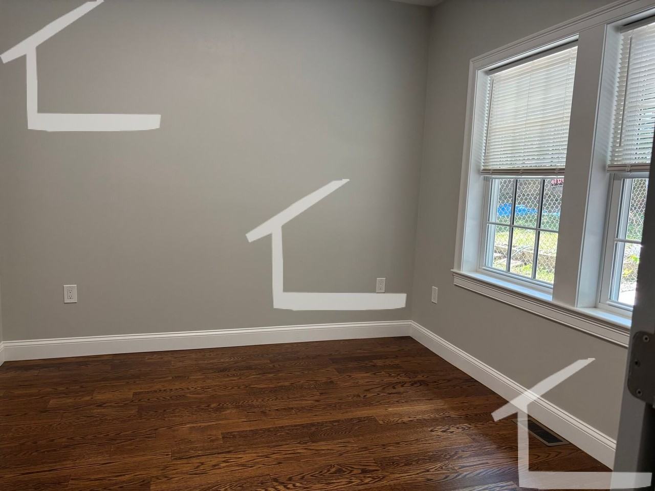 184 Calumet St - Photo 2 of 7