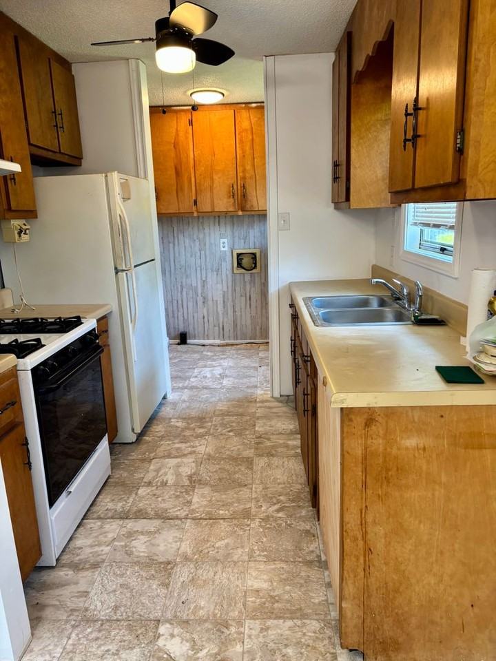 739 N 3rd Ave - Photo 5 of 22