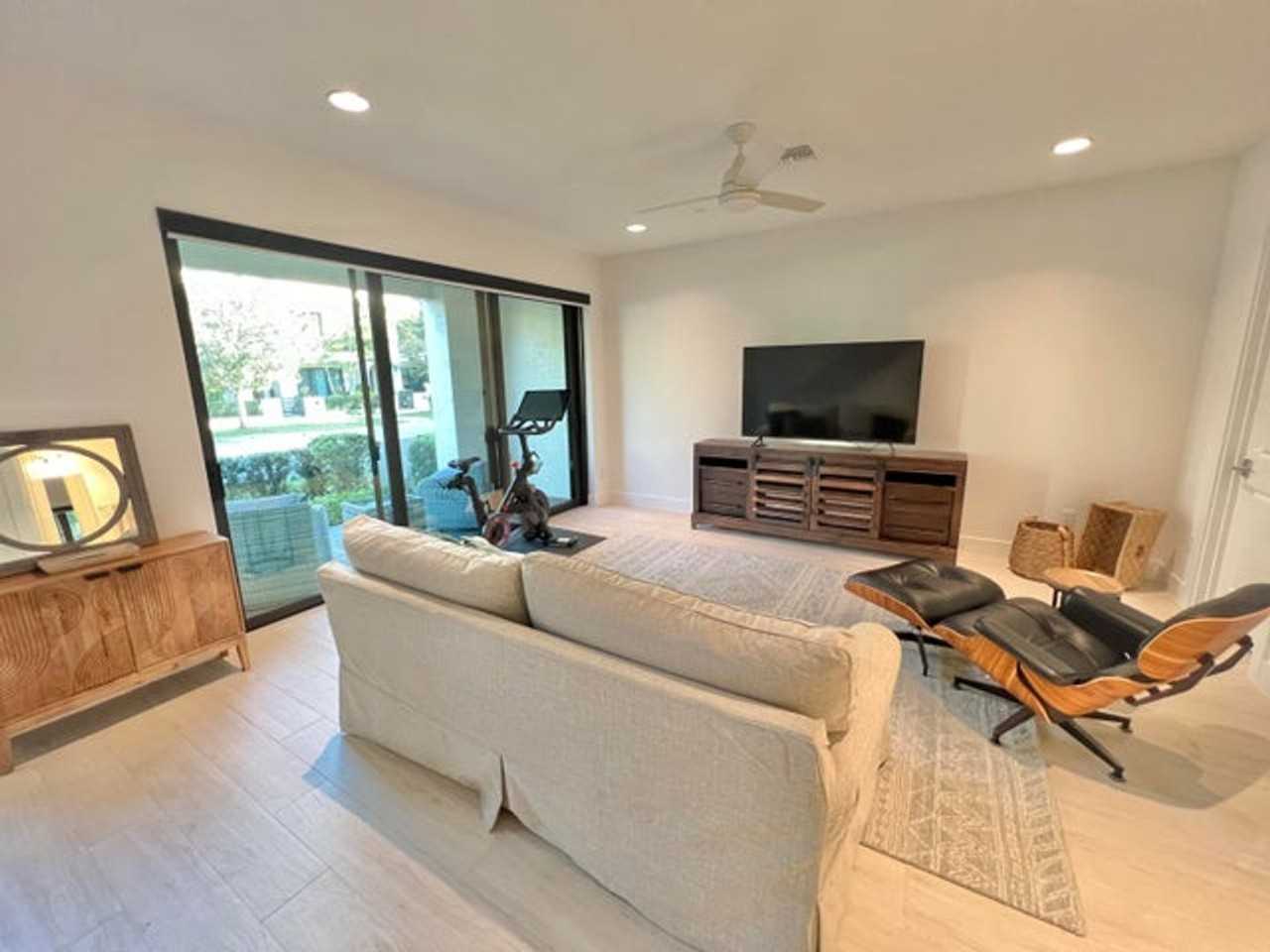 5252 Beckman Ter - Photo 3 of 10