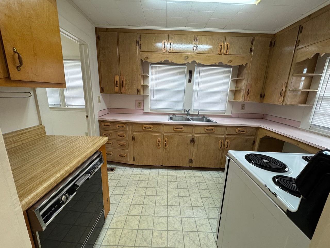 112 Kale St - Photo 7 of 22