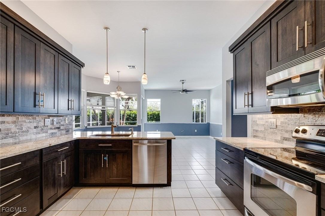 12986 Kedleston Cir - Photo 5 of 30