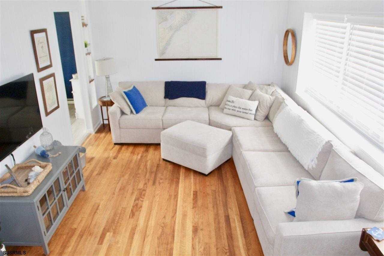 325 14th St S - Photo 2 of 29