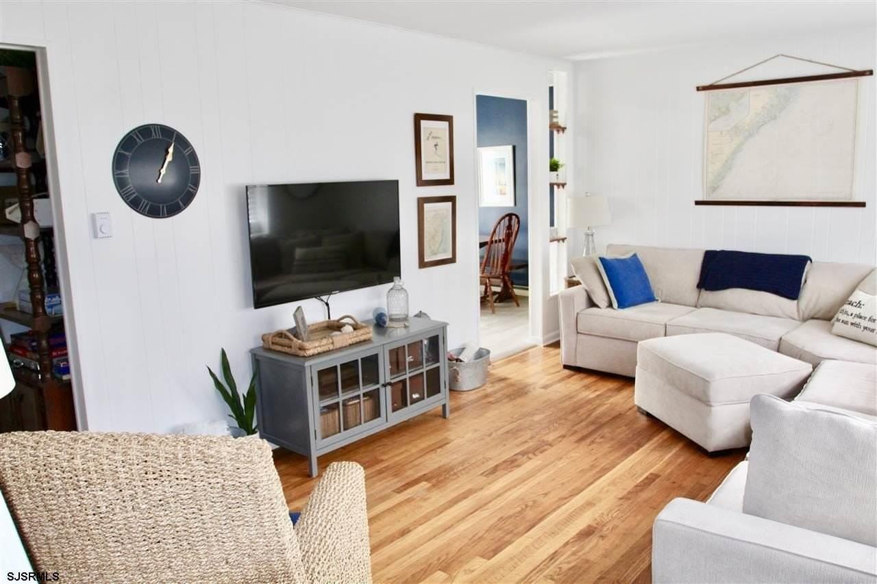 325 14th St S - Photo 3 of 29