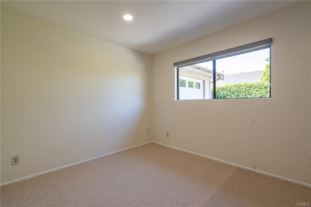 19350 Bloomfield Ave - Photo 3 of 8