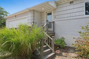 featured image of 33 Beach Rd