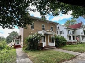 692 Main St - Photo 1 of 1