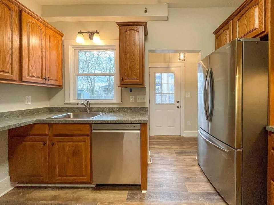 Pleasant St - Photo 6 of 17