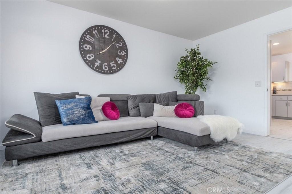 25050 Lawton Ave - Photo 5 of 12