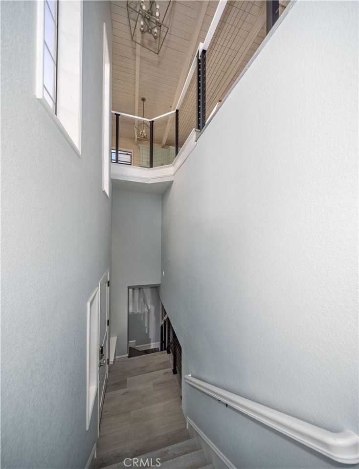 434 Manhattan Ave - Photo 6 of 21