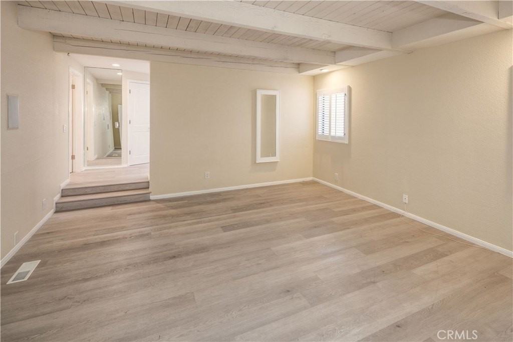 434 Manhattan Ave - Photo 7 of 21