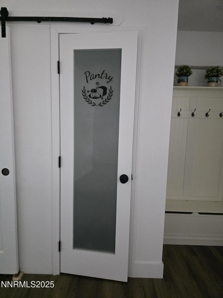 3280 Everett Drive - Photo 3 of 9